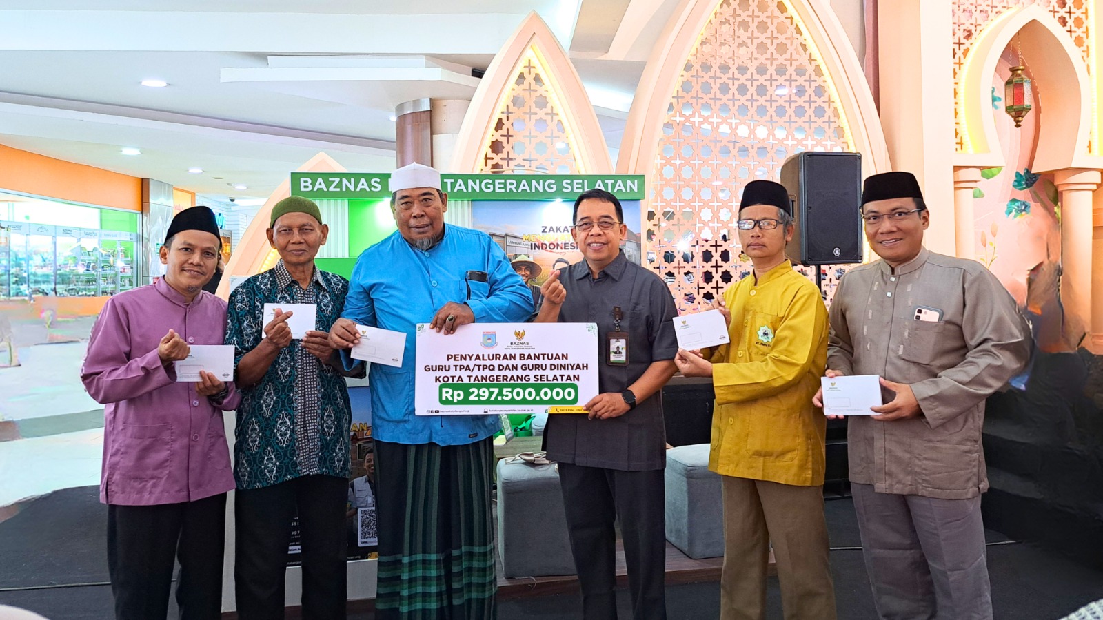 INFAK RAMADAN DISALURKAN KEPADA 595 GURU DINIYAH DAN GURU TPA/TPQ KOTA TANGERANG SELATAN