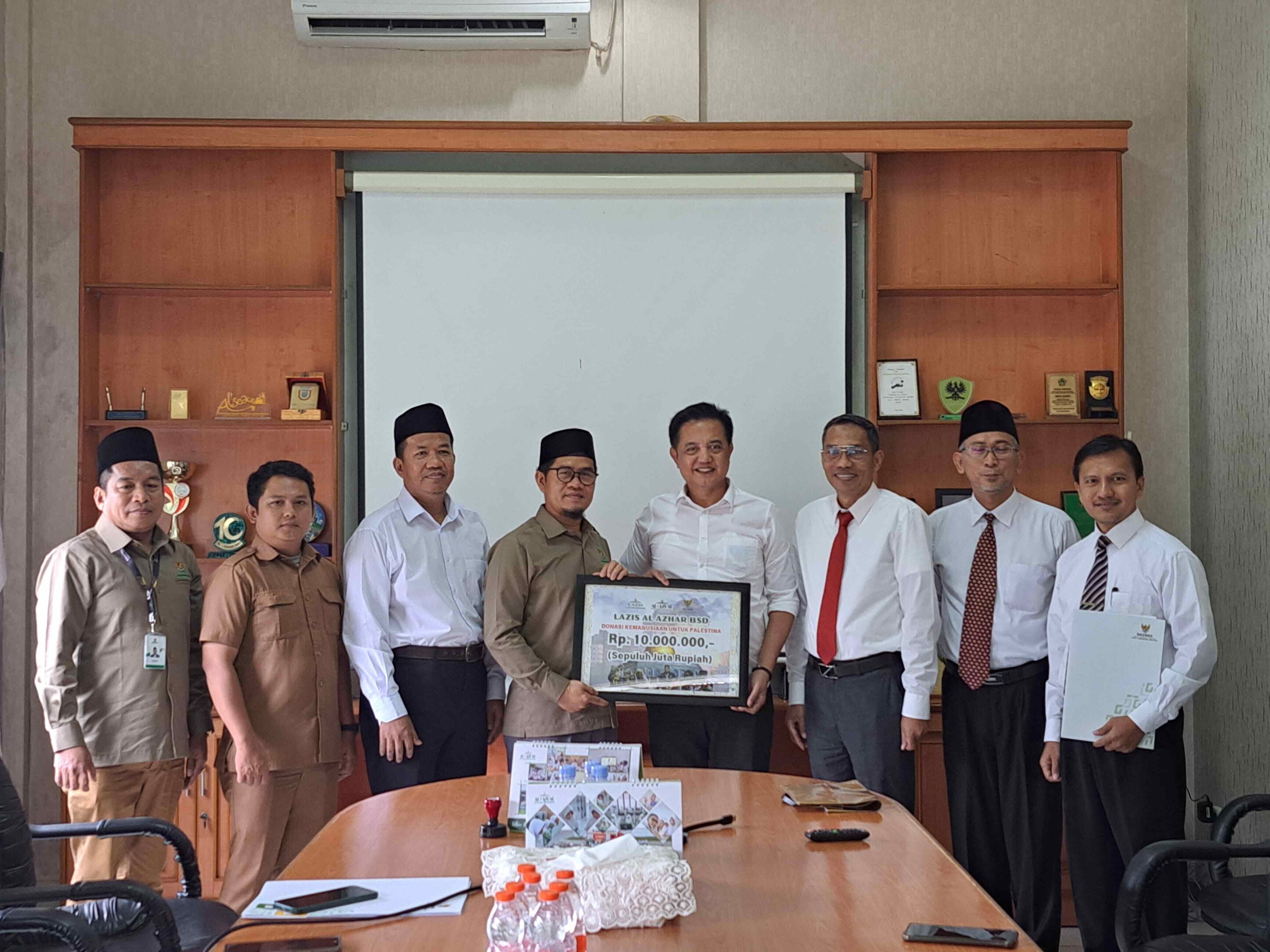 Wujud Kepedulian, Sekolah Al-Azhar BSD Serahkan Donasi Kemanusiaan untuk Palestina Melalui BAZNAS Kota Tangerang Selatan