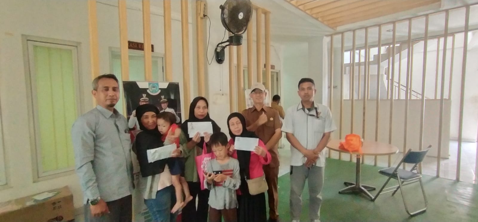 BAZNAS Tangsel Salurkan Bantuan Biaya Hidup dan Kesehatan untuk Mustahik di Kelurahan Pondok Kacang Timur