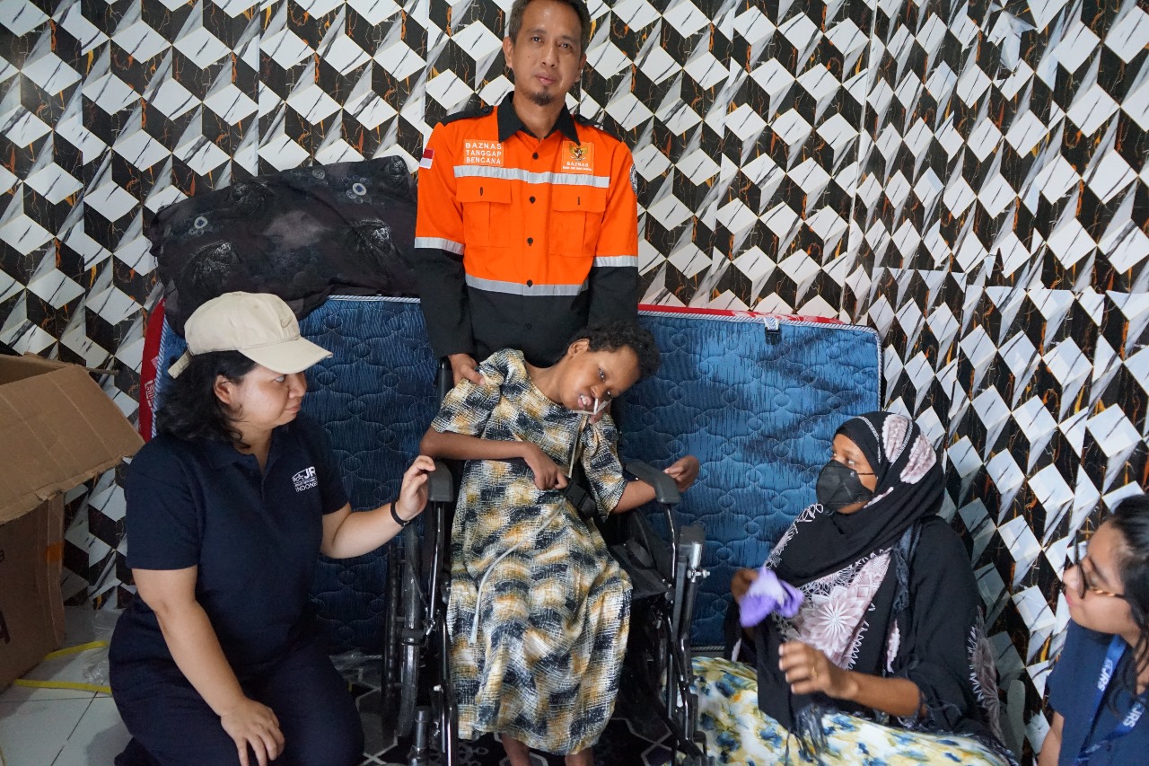Respon Tanggap Untuk Disabilitas Anak Somalia di Cirendeu Berikan Kursi Roda