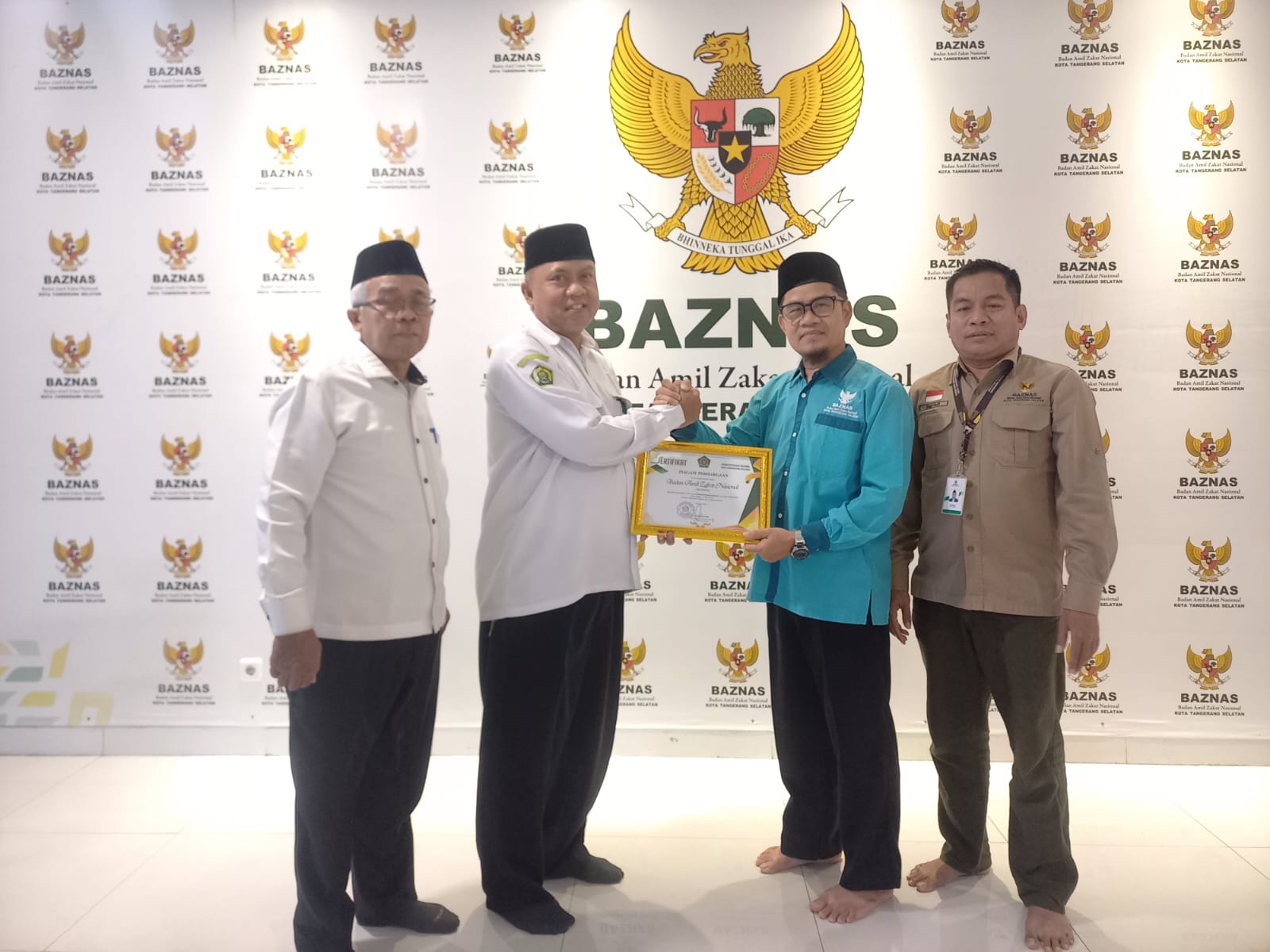 BAZNAS Kota Tangerang Selatan Raih Penghargaan Kolaborasi Festival Ramadhan 1445 H dari Kemenag Tangsel