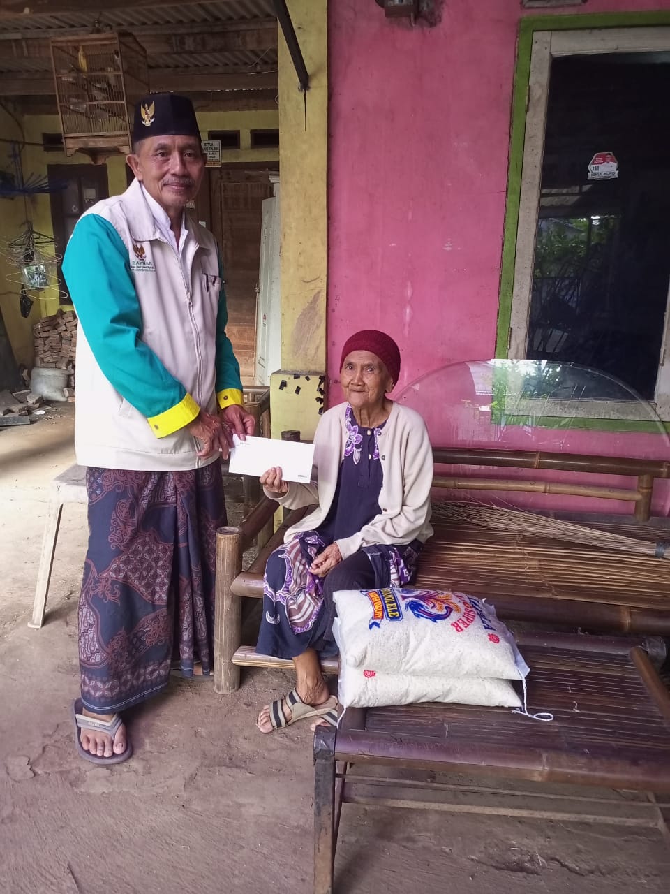 600 Lansia di Tangsel Terima Bantuan GAUL Ramadhan 1445 H dari BAZNAS Tangsel