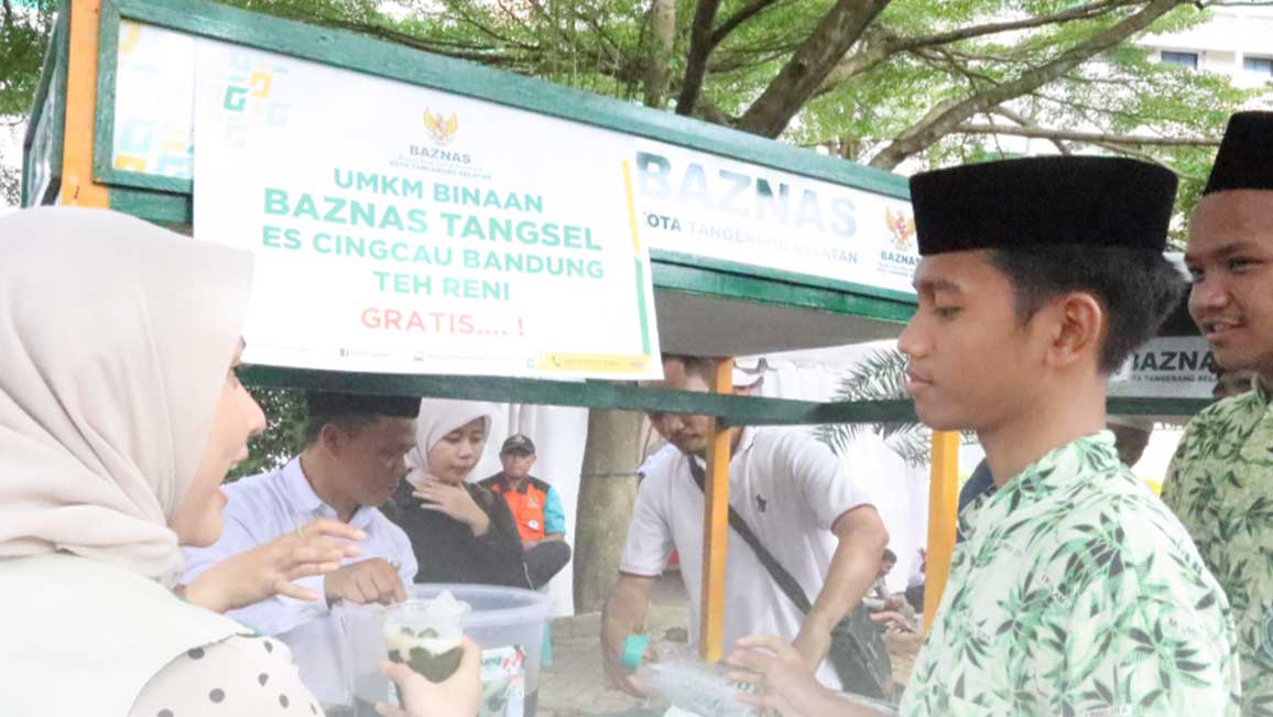 Gerobak UMKM Binaan Baznas Kota Tangerang Selatan Hadir Meriahkan Pawai MTQ Kota Tangerang Selatan