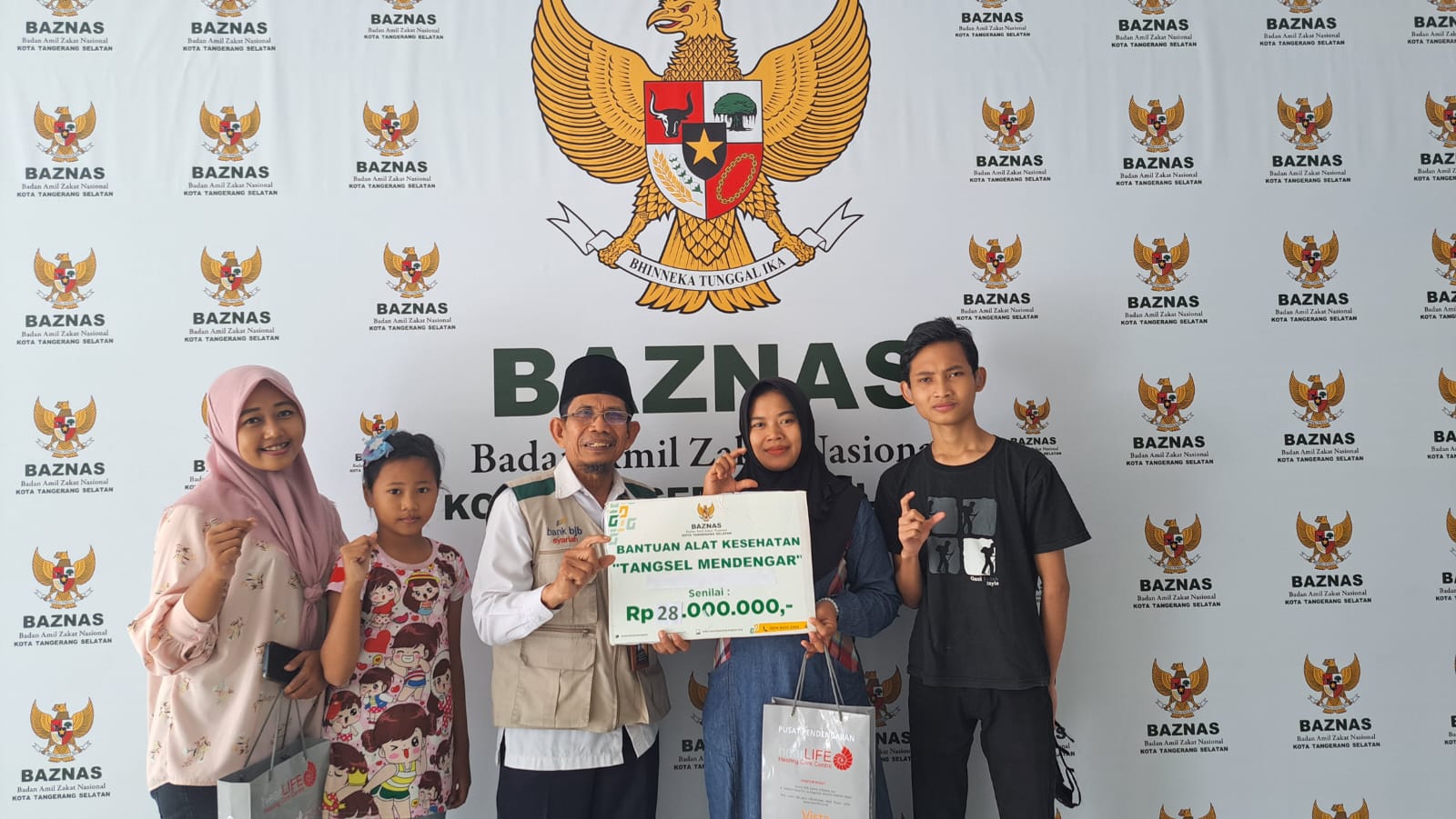Bantuan Alat Pendengaran Untuk Adik Alif dan Alisha